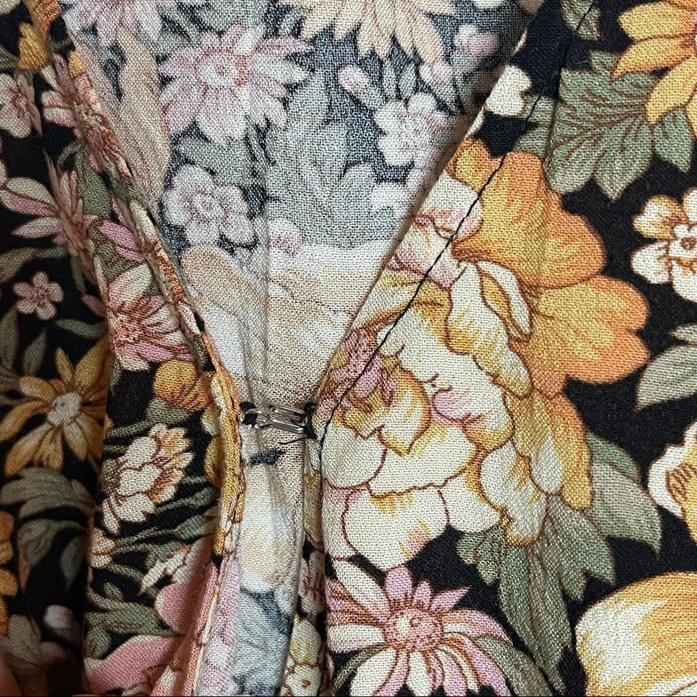 American Eagle Floral Blouse - Picture 5 of 6